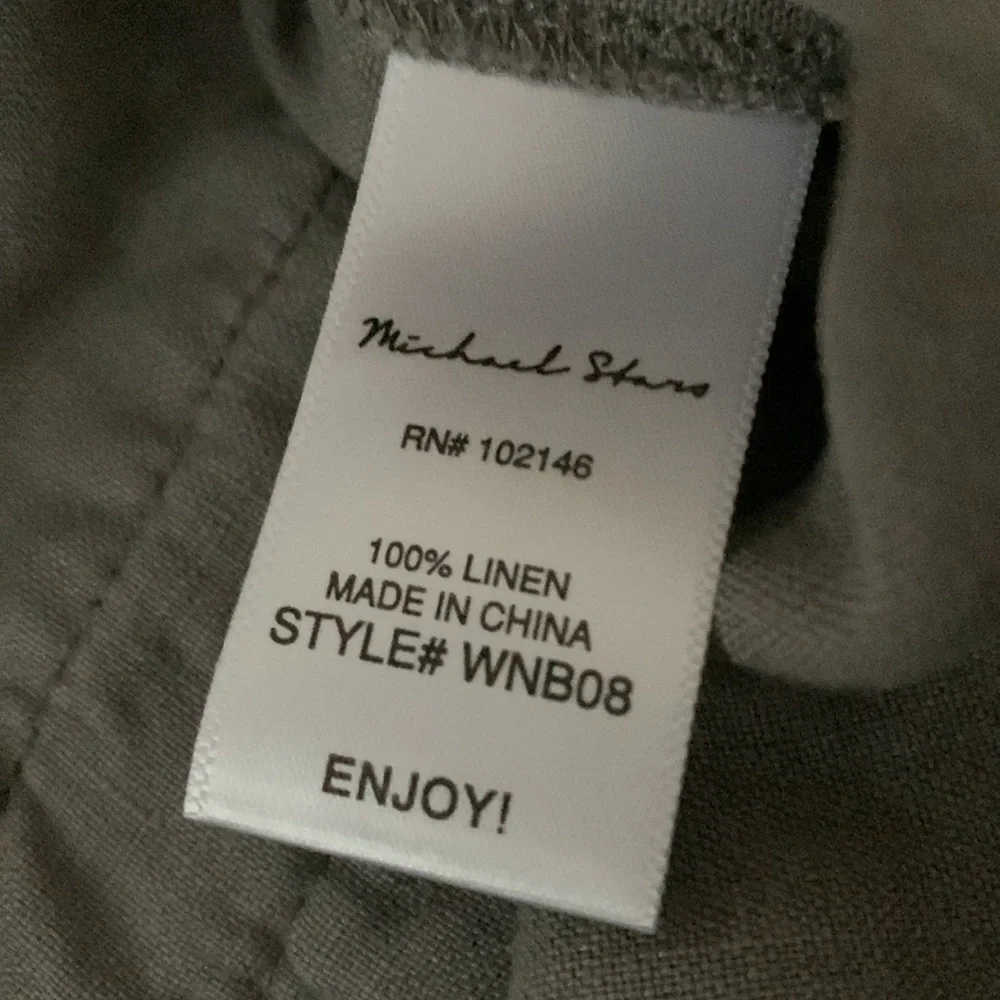 Michael Stars 💯 100% linen grey shorts with cargo style pockets & tie waist - Picture 5 of 7